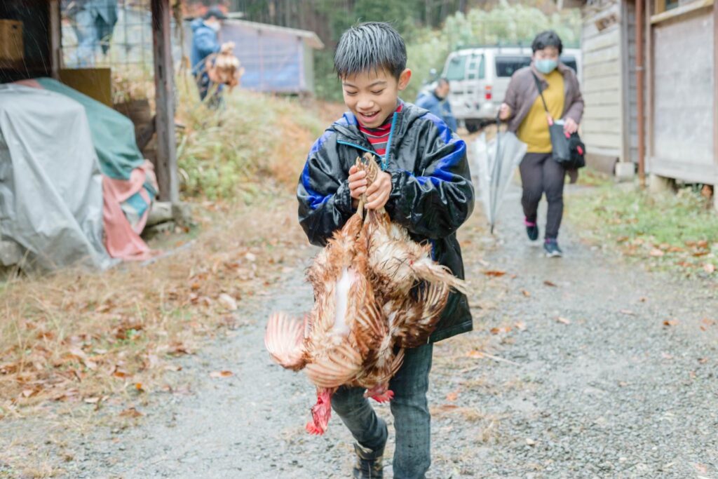 〈ファミリーにおすすめ〉鶏の命の体験【半日プラン】